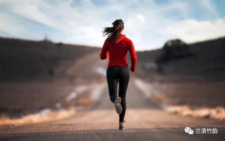 斯坦福大学跟踪538名跑者长达21年，证明慢跑是治疗人类慢性病最好的运动