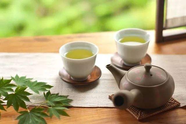 茶为：“软黄金”，常喝茶，身心健康，更聪明！